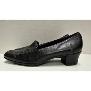 Munro American Shoes women size 8.5 M black leather low heel slip on pumps